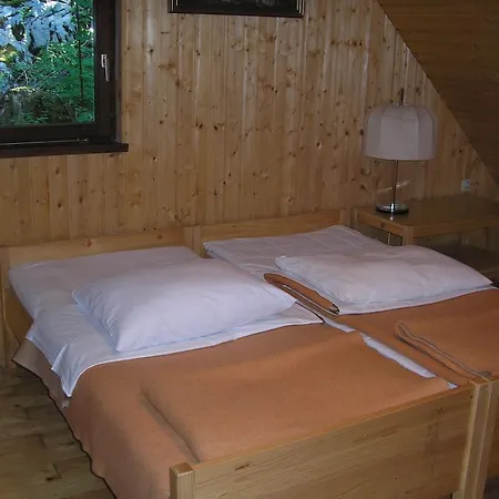 Kamp alanı Pivka Jama 2*